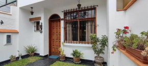 Huaca Host House